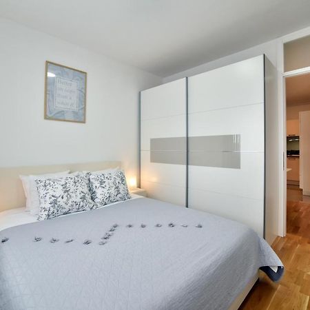 First Class Apartment, Free Parking Zagreb Buitenkant foto