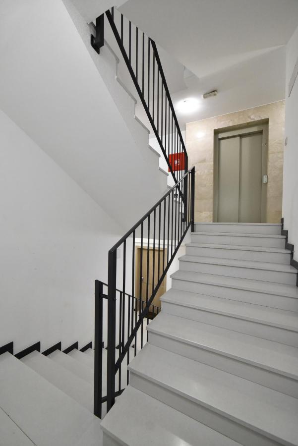 First Class Apartment, Free Parking Zagreb Buitenkant foto